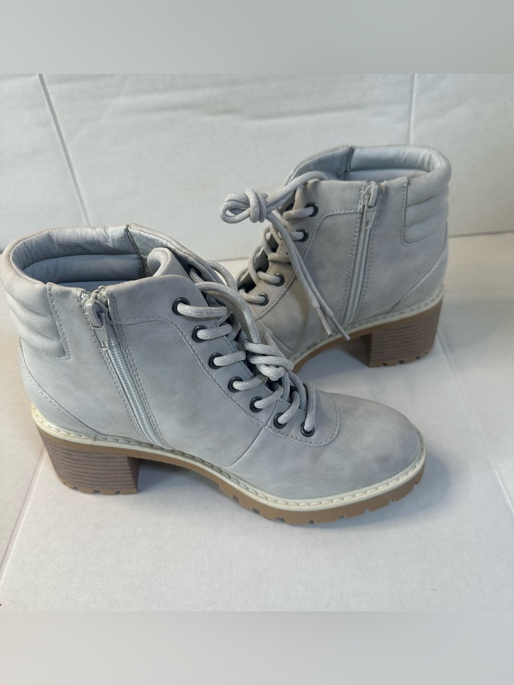 Maurices Boots Womens 6M Morgan Lace Up Zip Heels Hiker Ankle Bootie Grey